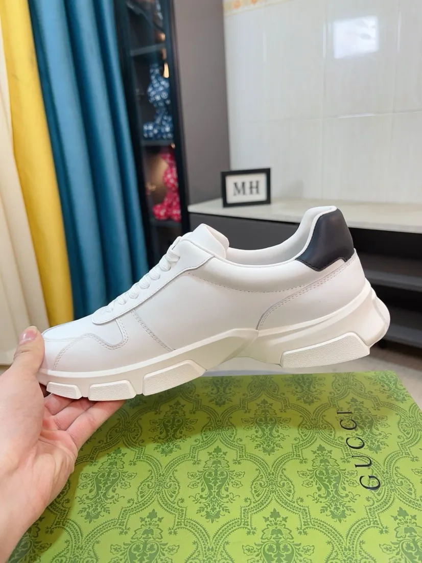 Men's shoes 💰560🌹🌹GUCCI [Gucci] New high-end brand of men's shoes, the latest fashionable casual men's shoes, trendy and versatile, relaxed and sporty style, uppers imported from Italy, first-layer cowhide, genuine leather lining, and ultra-fine workmanship. Original personalized fashionable rubber wear-resistant outsole, light and comfortable on the foot, size 38-44
